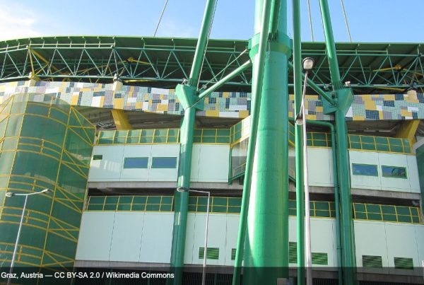 Ioannidis mantém-se titular no Sporting, Suárez aguarda a vez a partir do banco Ioannidis mantém-se titular no Sporting, Suárez aguarda a vez a partir do banco