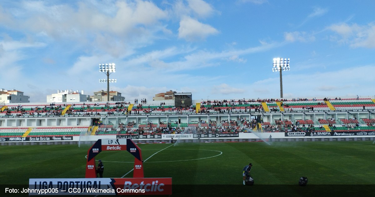 Sporting desperdiça dois golos de vantagem e estreia-se com empate na Amadora